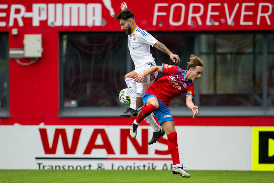 Helsingborgs Simon Bengtsson och GIF Sundsvalls Elias Durmaz