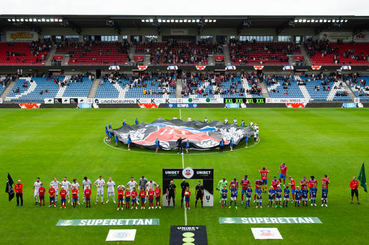 Helsingborgs och GIF Sundsvalls spelare