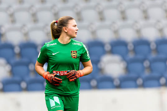 Brommapojkarnas målvakt Anna Aurora Koivunen