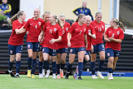 Norges Josefine Thorsnes Lefdal jublar