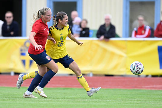 Sveriges Moa Svensson och Norges Andrea Buberg Sæteren