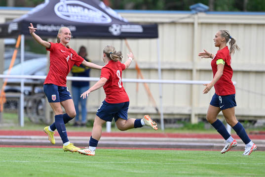 Norges Josefine Thorsnes Lefdal jublar