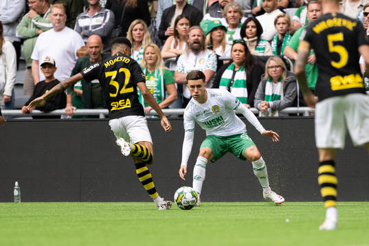AIKs Rui Modesto och Hammarbys Marc Llinares Barragan