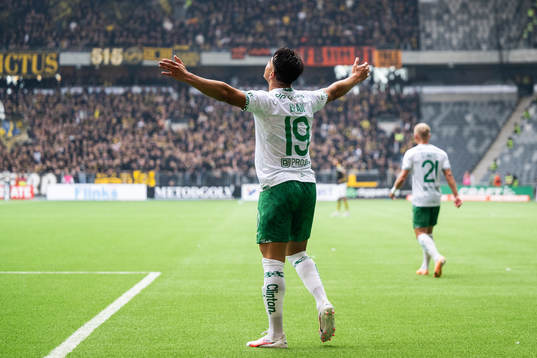 Hammarbys Jusef Erabi jublar