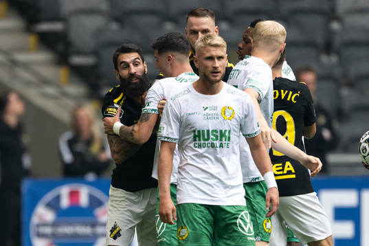 AIKs Jimmy Durmaz  och Hammarbys Simon Strand