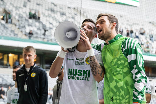 Hammarbys Viktor Djukanovic och målvakt Davor Blazevic