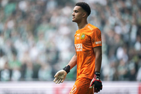 Hammarbys målvakt Oliver Dovin