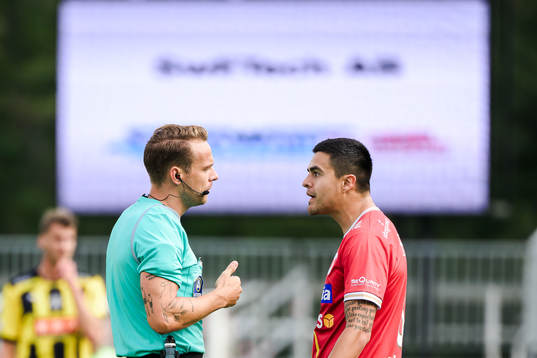 Domare Kristoffer Karlsson och Degerfors Diego De Jesus