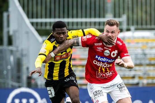 Häckens Akoua Romeo Amane och Degerfors Rasmus Örqvist