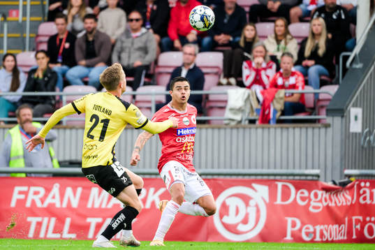 Häckens Tomas Olai Totland och Degerfors Diego De Jesus