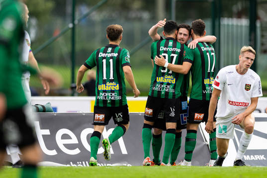 Varbergs Robin Tranberg jublar