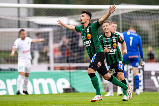 Varbergs Dion Krasniqi jublar