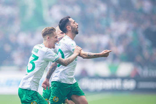 Hammarbys Nahir Besara jublar med Fredrik Hammar