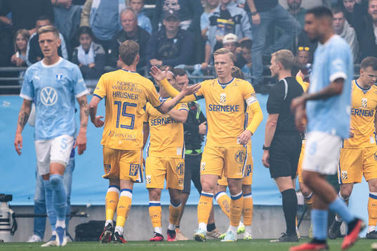 IFK Göteborgs spelare jublar