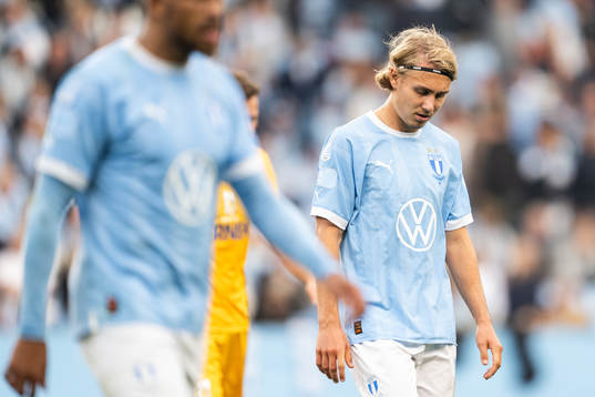 Malmö FFs Sebastian Nanasi deppar