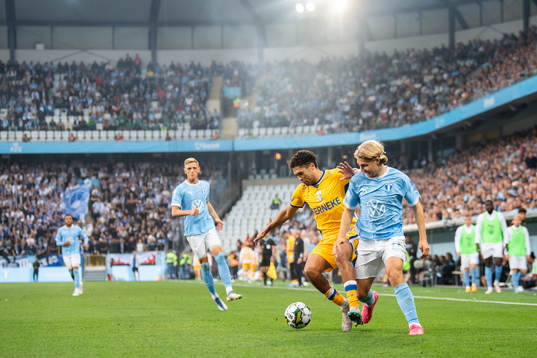 Malmö FFs Sebastian Nanasi och IFK Göteborgs Thomas Santos