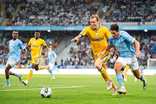 IFK Göteborgs Adam Carlén och Malmö FFs Stefano Vecchia