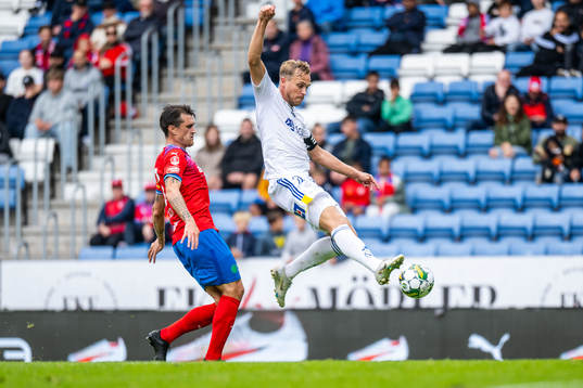 Helsingborgs Jon Birkfeldt och GIF Sundsvalls Pontus Engblom