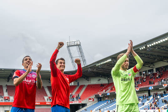 Helsingborgs Lucas Lima, Jon Birkfeldt och målvakt Kalle