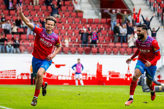 Helsingborgs Wilhelm Loeper och Amin Al-Hamawi jublar