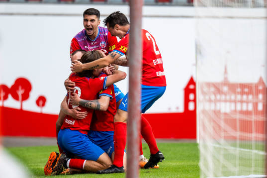 Helsingborgs Amar Muhsin och Jon Birkfeldt jublar