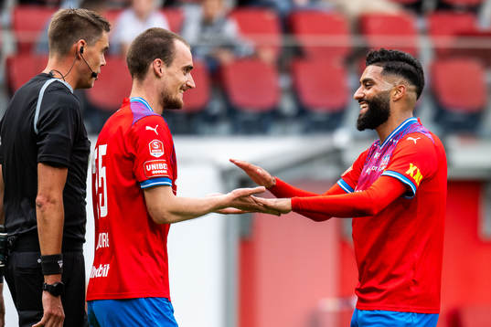 Helsingborgs Adam Hellborg och Amin Al-Hamawi  jublar