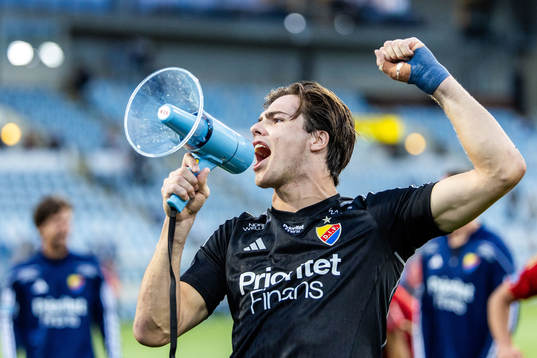 Djurgårdens målvakt Jacob Widell Zetterström jublar