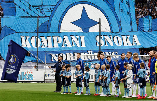 Lagen ställer upp hitom tifo på Curva Nordahl