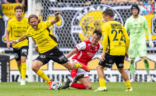 Mjällbys Tom Pettersson och Kalmars Melker Hallberg