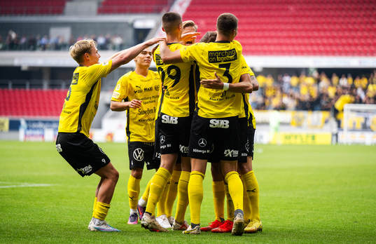 Mjällbys spelare jublar