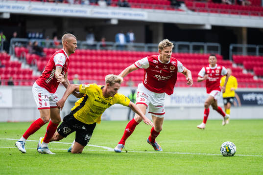 Kalmars Rasmus Sjöstedt och Lars Saetra mot Mjällbys Max
