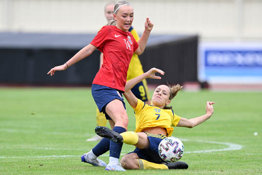 Norges Ella Ferning och Sveriges Augusta Priks