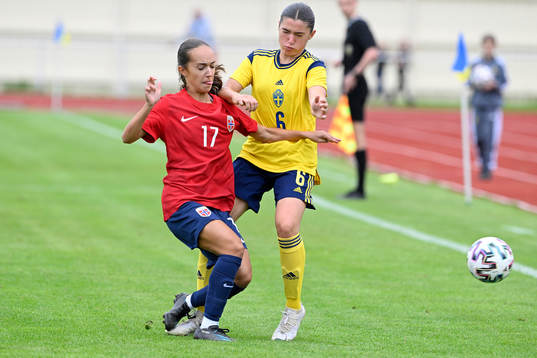 Norges Estella Turflinger och Sveriges Thea Staffansson
