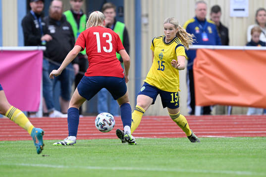 Sveriges Alicia Ekfeldt och Norges Ingrid Haugen
