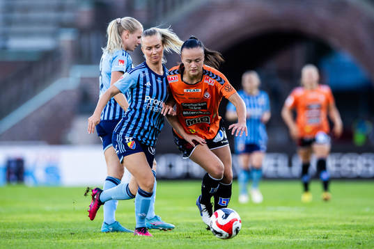 Djurgårdens Tove Almqvist och Kristianstads Amy Sayer