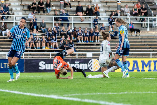 Kristianstads Mia Carlsson och Djurgårdens Katelin Talbert