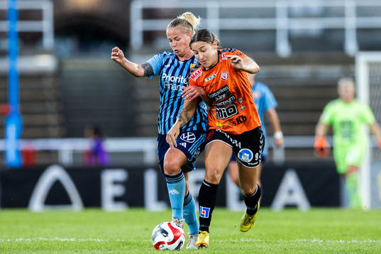 Djurgårdens Therese Åsland och Kristianstads Tabitha