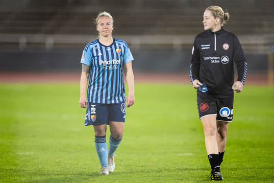 Djurgårdens Therese Åsland och Kristianstads Emmi Alanen