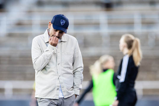 Djurgårdens tränare Marcelo Fernandez deppar