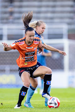 Kristianstads Amy Sayer och Djurgårdens Nellie Lilja