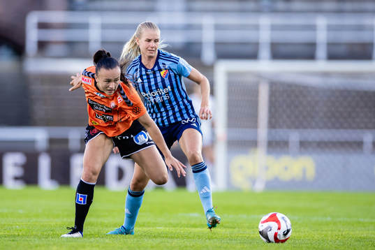 Kristianstads Amy Sayer och Djurgårdens Nellie Lilja