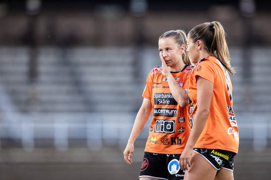 Kristianstads Emmi Alanen och Carly Wickenheiser