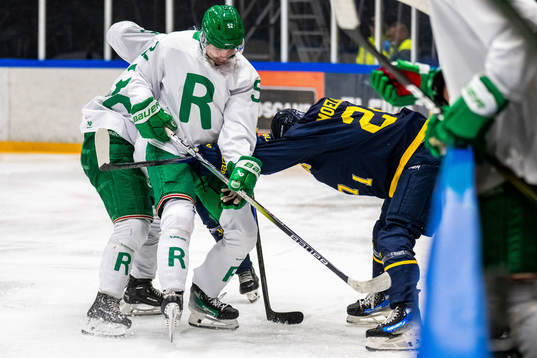 Rögles Felix Nilsson och HV71s Oscar Fisker Molgaard