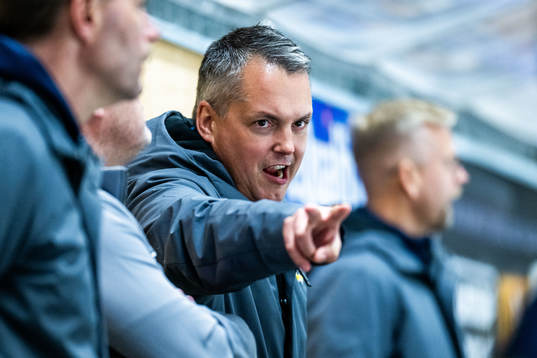 HV71s huvudtränare Tomas Montén