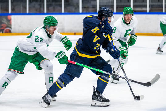 Rögles Linus Sjödin och HV71s Isac Brännström