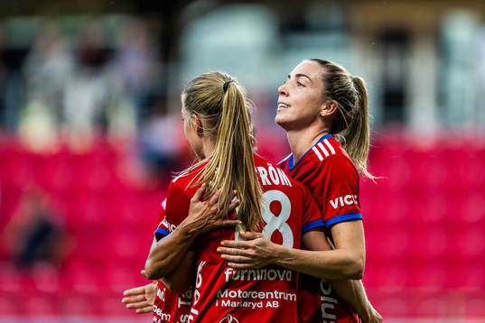 Vittsjös Clara Markstedt jublar med lagkamrater