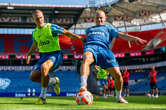 Leo Skiri Østigård and Julian Ryerson of the Norwegian