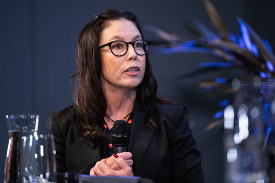 s kommentator Apollonia Mälarberg
