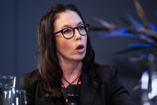 s kommentator Apollonia Mälarberg