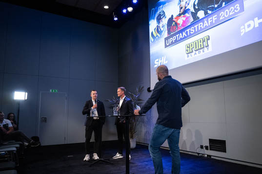 Frölundas Max Friberg och tränare Roger Rönnberg
